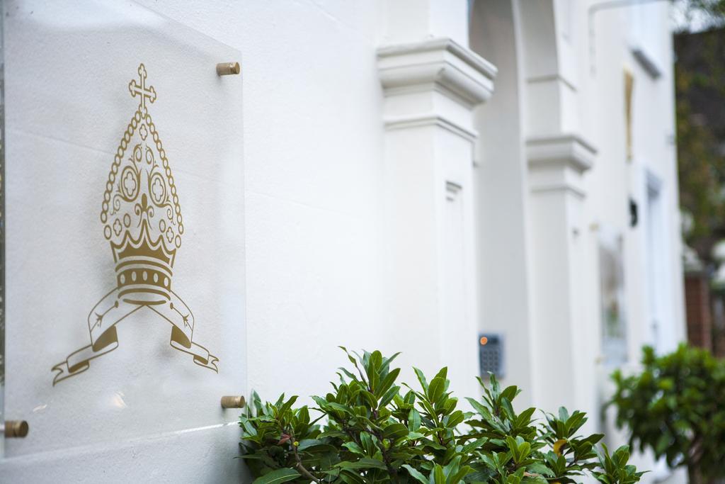 The Bishops Table Hotel ฟาร์แนม ภายนอก รูปภาพ