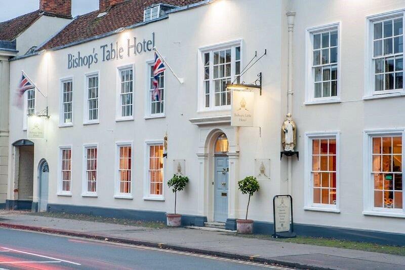 The Bishops Table Hotel ฟาร์แนม ภายนอก รูปภาพ
